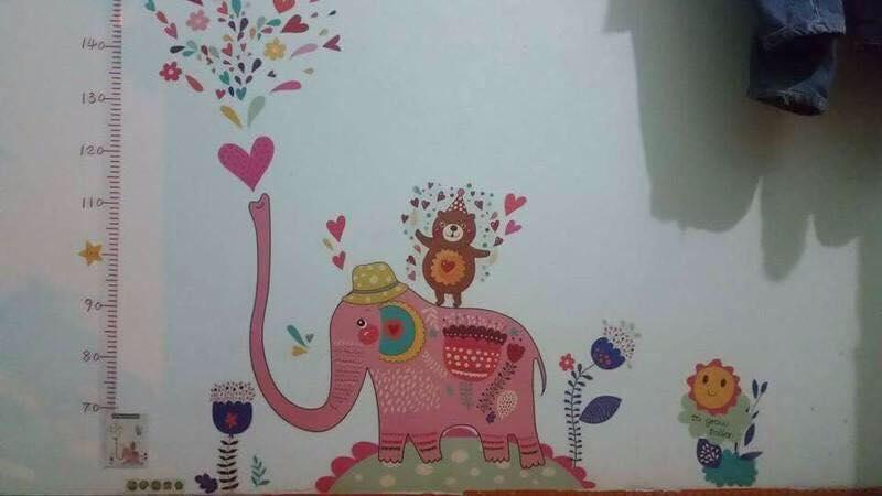 decal dán tường mẫu thước đo voi hồng