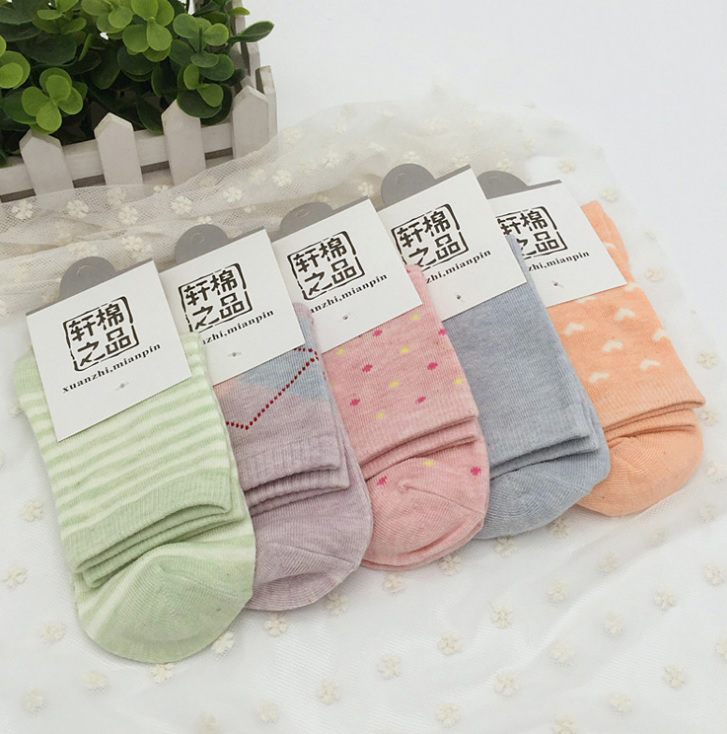 Vớ nữ cotton chấm bi cao cổ