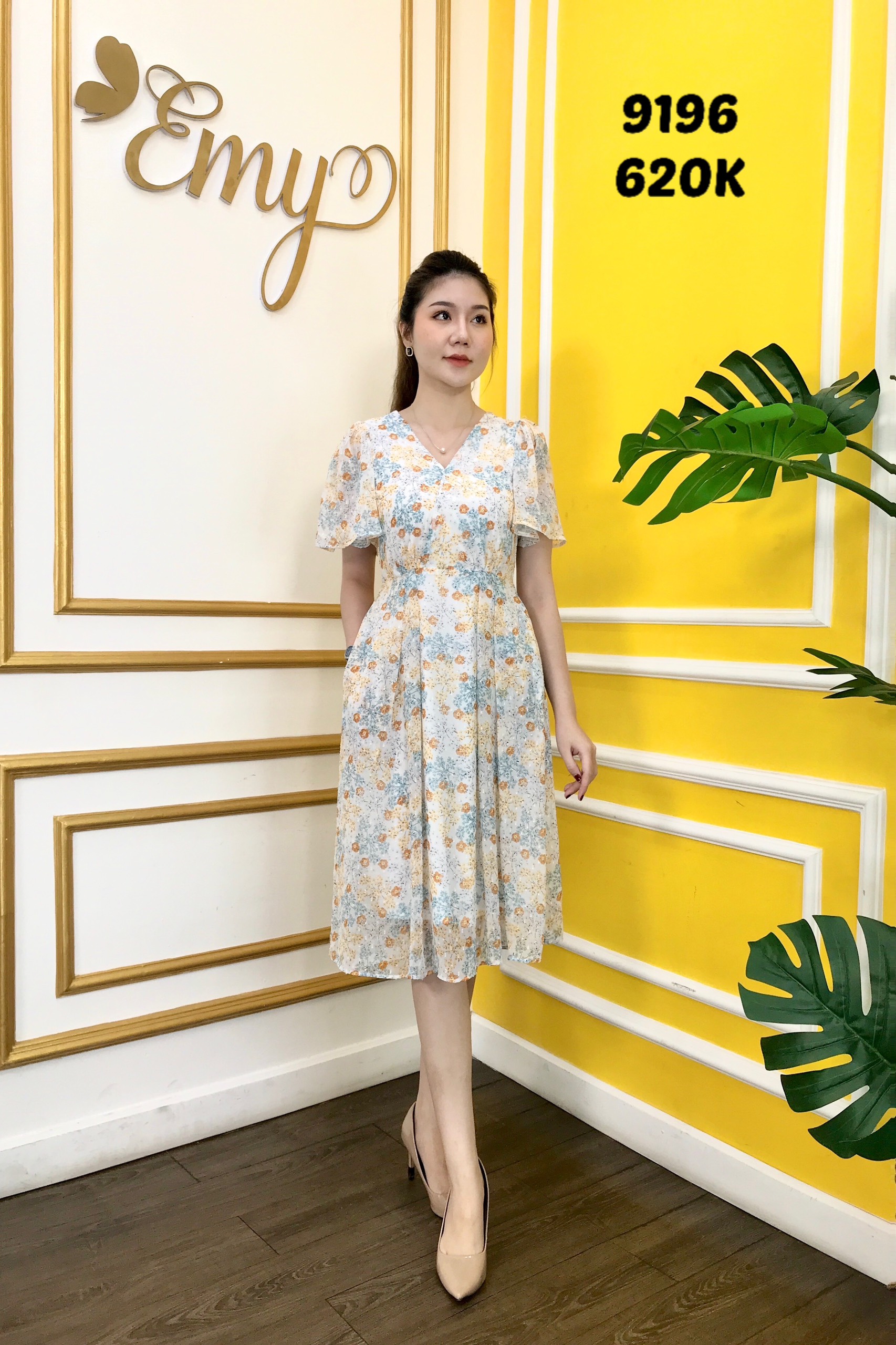 Đầm EMY EM9196 Xoè Cổ V Kèm Dây Thắt Nơ