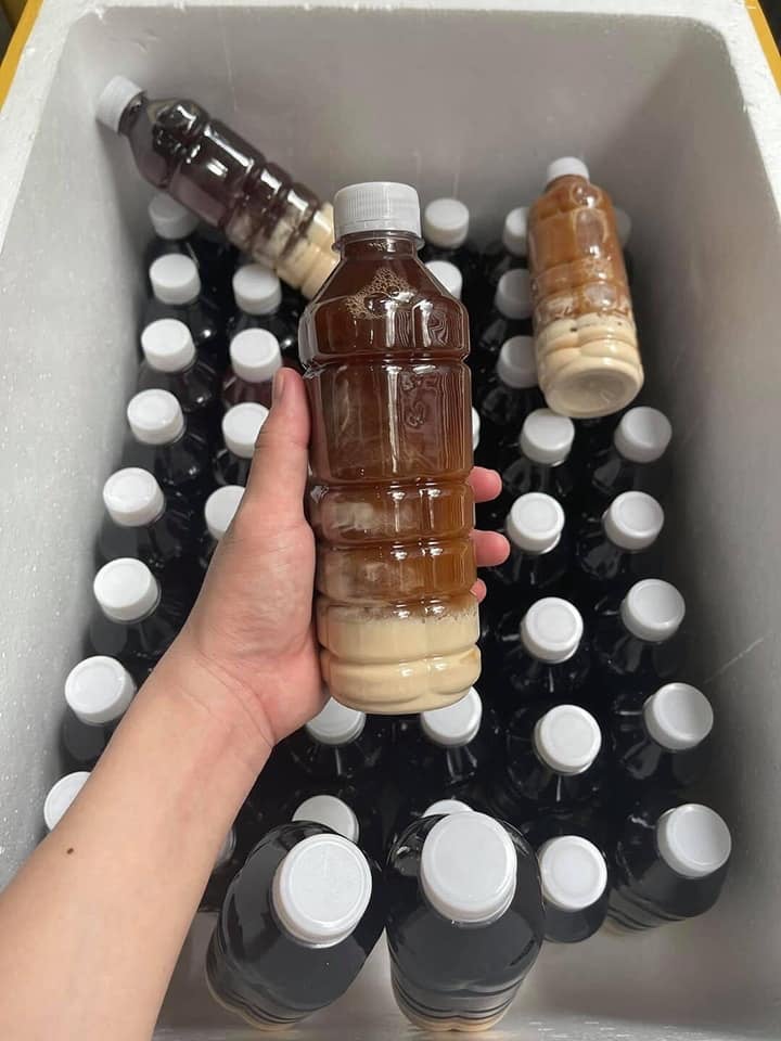 (tặng kèm giảm sưng) Tinh chất côt sâm đen Thien nhien lam sach mun nám tái tạo da trắng hồng 200ml-500ml si gia công tạii xưởng sx