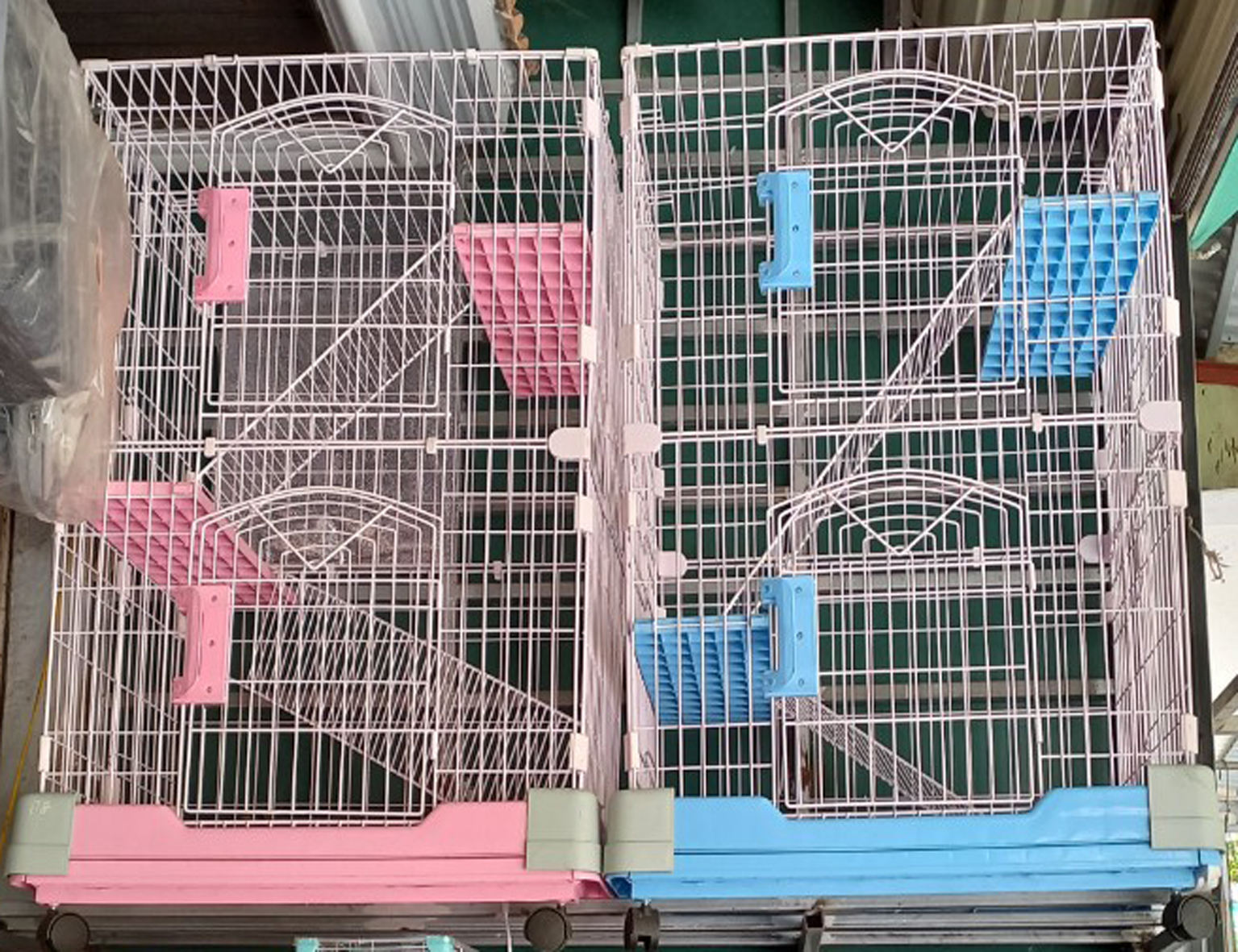 Electrostatic painted iron double-layer cat cage with tray