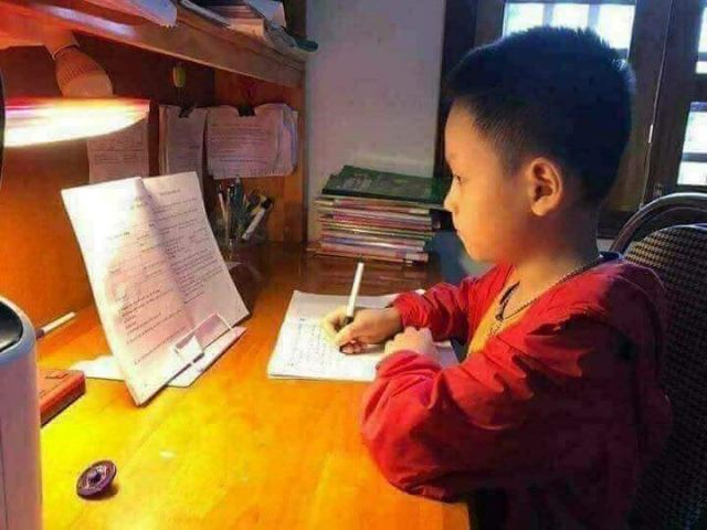 Kệ đọc sách Kẹp sách chống cận