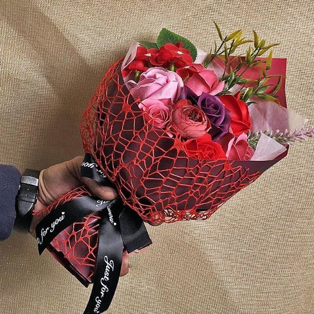 CUỘN LƯỚI NHỆN BÓ HOA