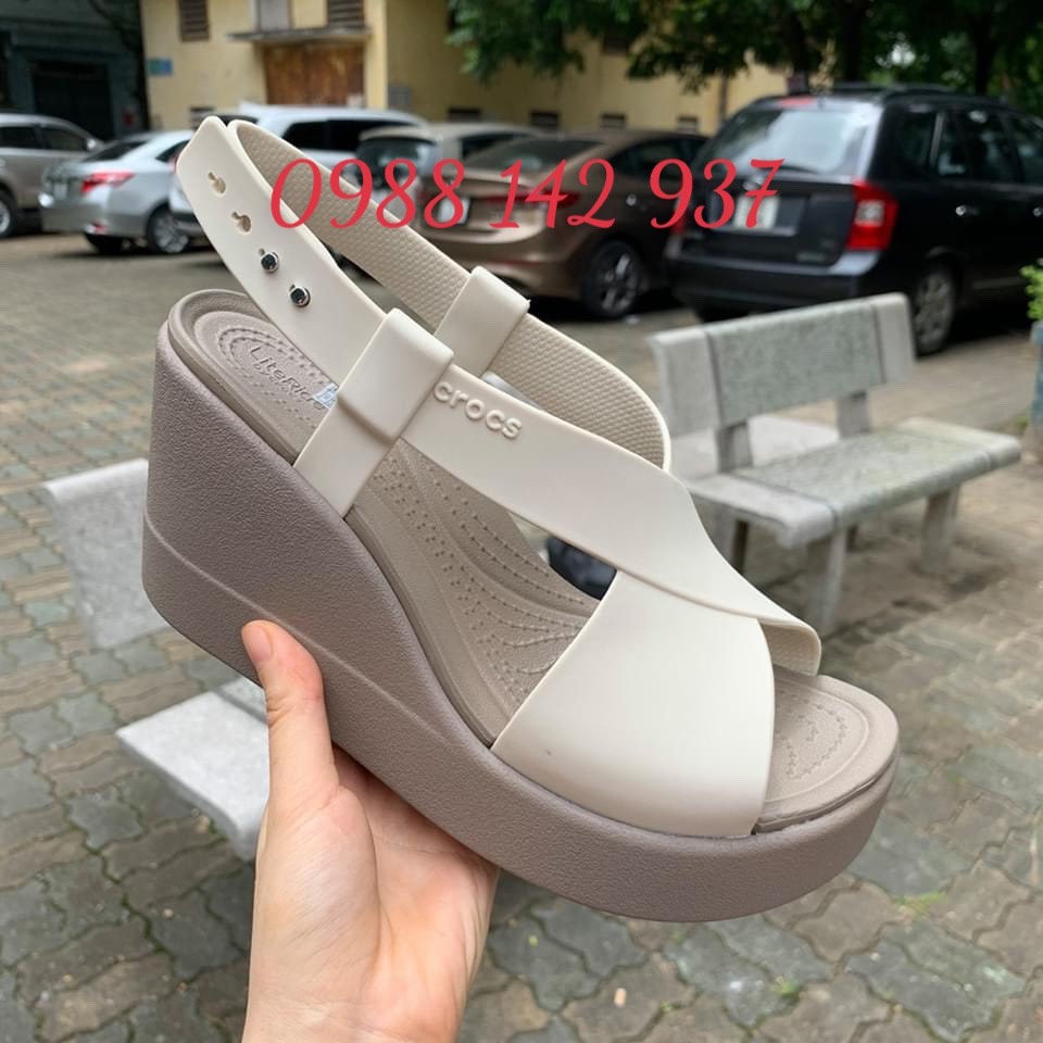 GIÀY, SANDAL ĐẾ XUỒNG CROCS- BROOKLYN 8CM