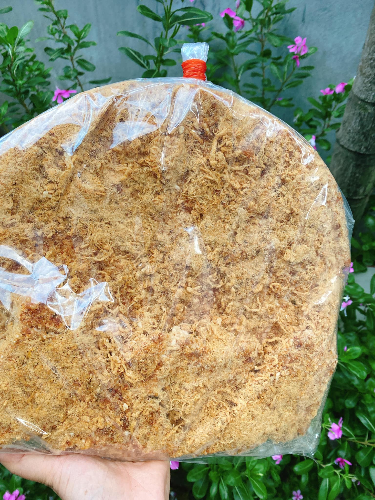 1kg 2 bịch cơm cháy siêu sốt ruốc.
