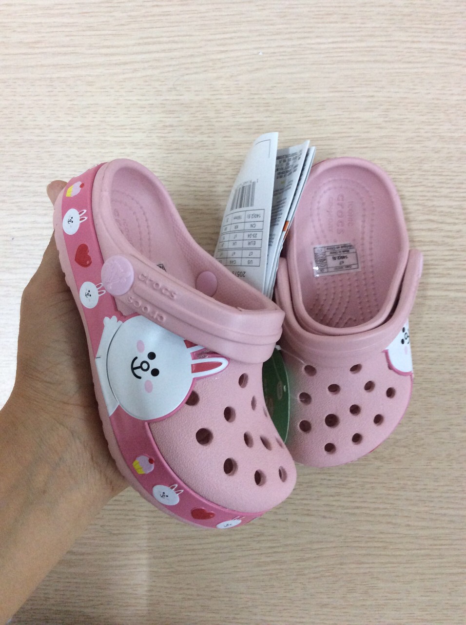 SỤC CROCS-THỎ HỒNG TRẺ EM VÀ NGƯỜI LỚN