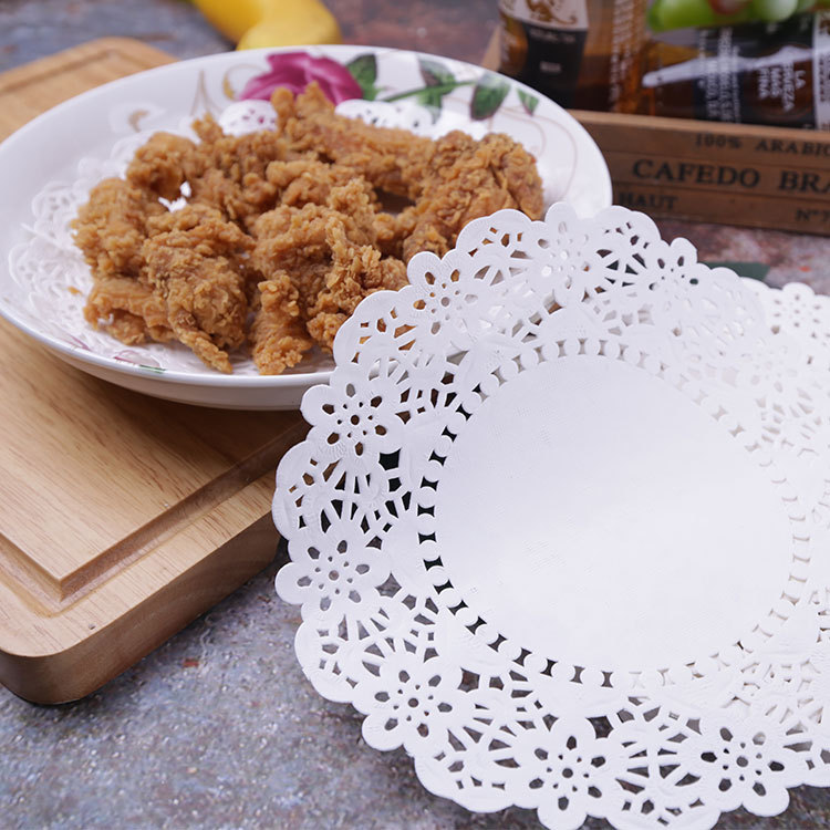 Giấy ren lót bánh hoa văn màu trắng (3 size)