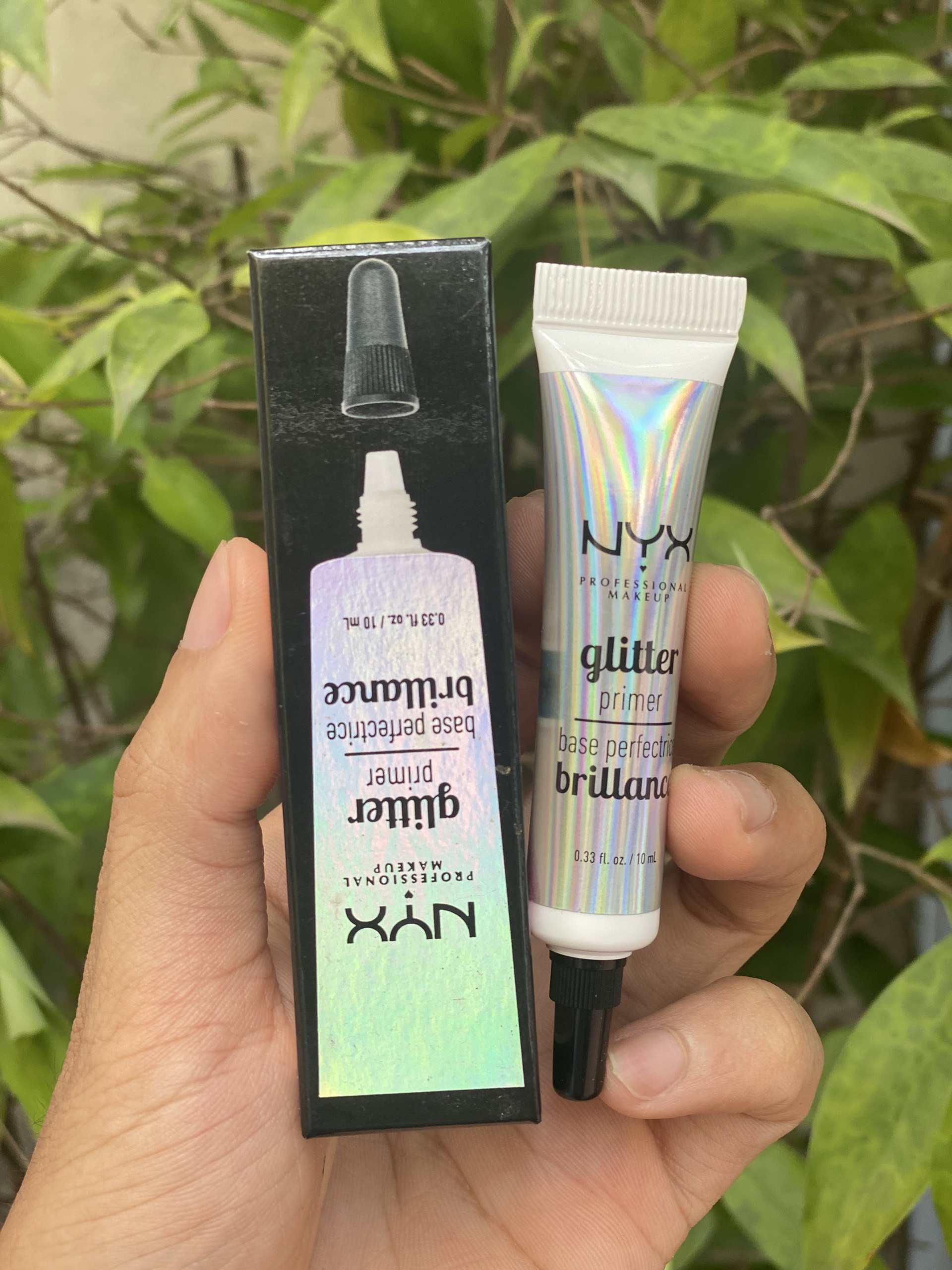 Kem lót nhũ mắt NYX Glitter Primer ( Giúp lớp nhũ bám vào da )