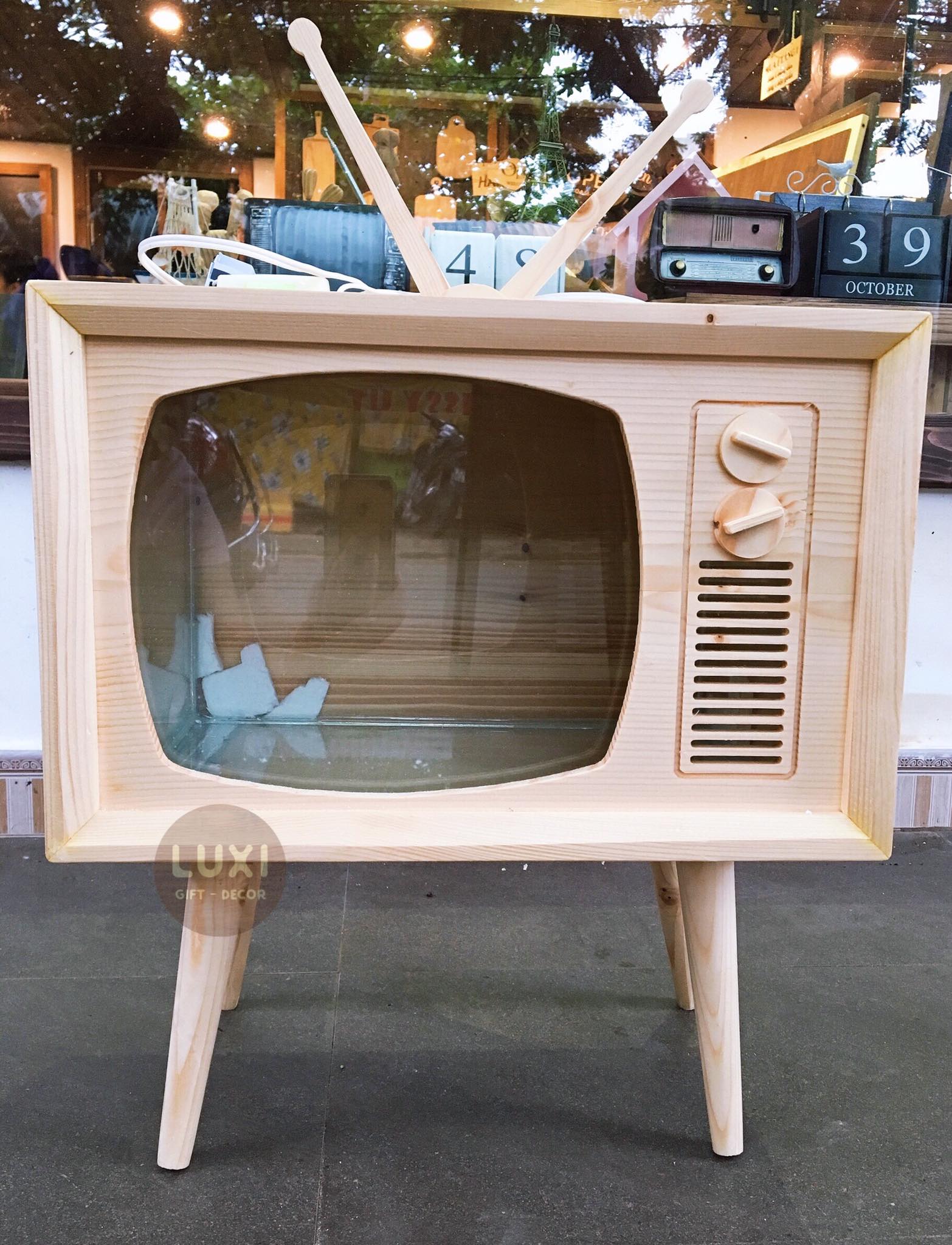 LUXI decor Bể cá cảnh mô hình TV vintage độc đáo