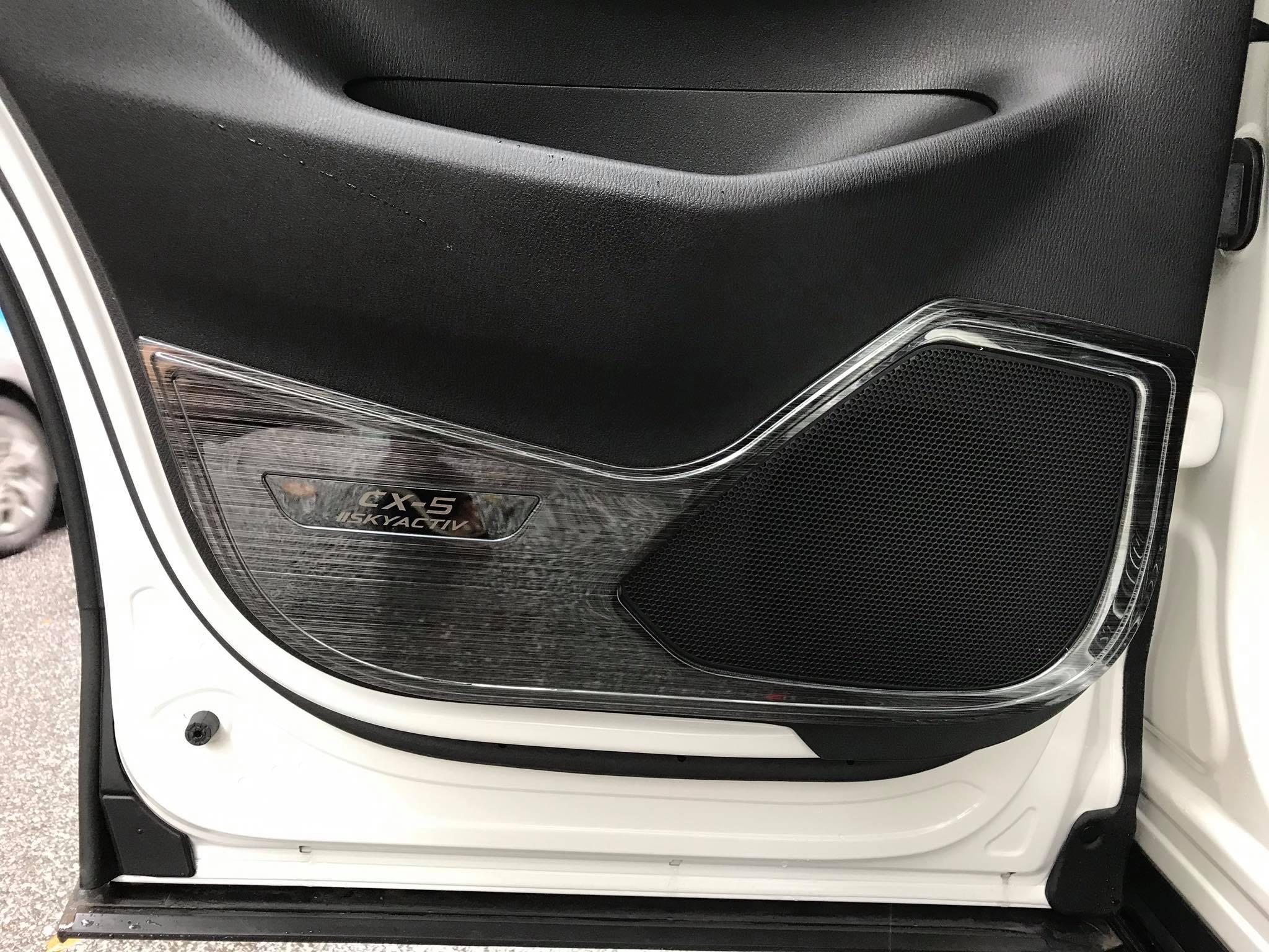 Ốp chống xước tabli cánh cửa Mazda CX5 titan