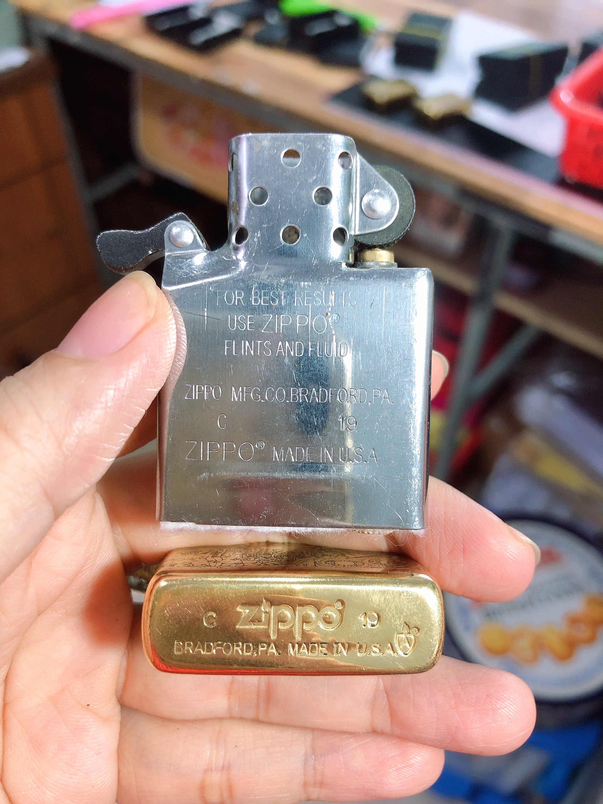 Bật Lửa Zippo Armor Vỏ Dầy, Khắc Chìm 5 Mặt Hình Bát Quái, Có tem đỏ