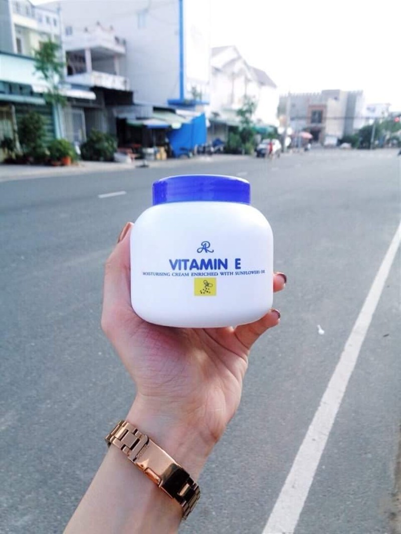 KEM DUONG AM ARON BỔ SUNG VITAMIN E