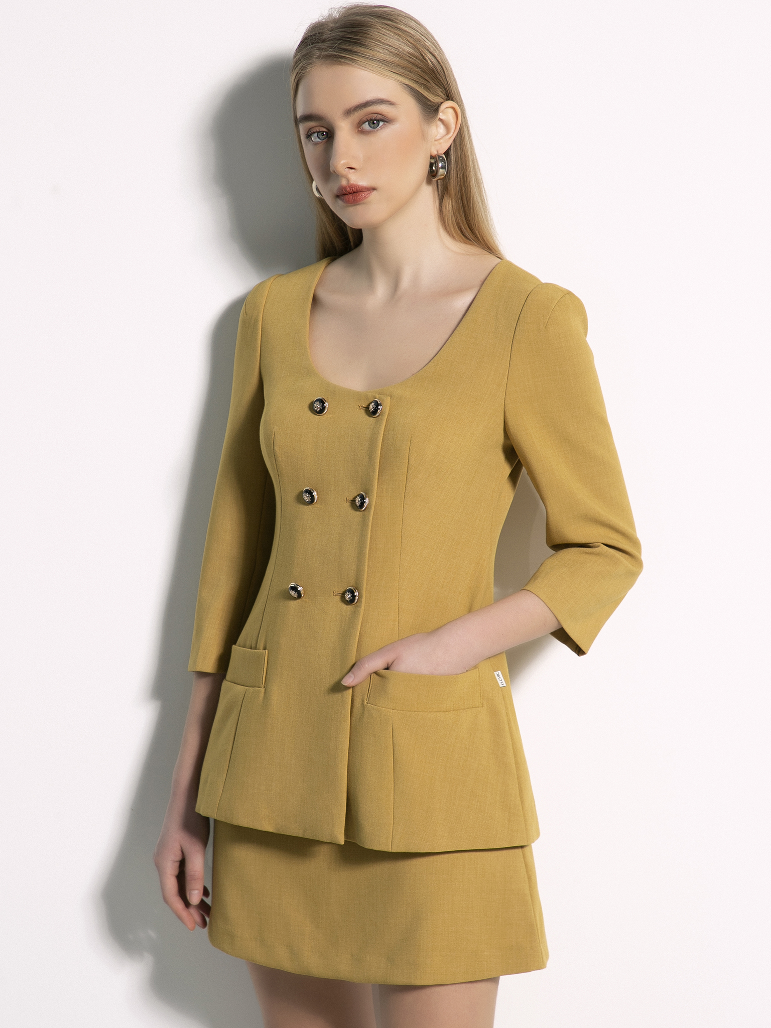 D.chic áo vest dáng ôm cổ u sâu ms: 160335