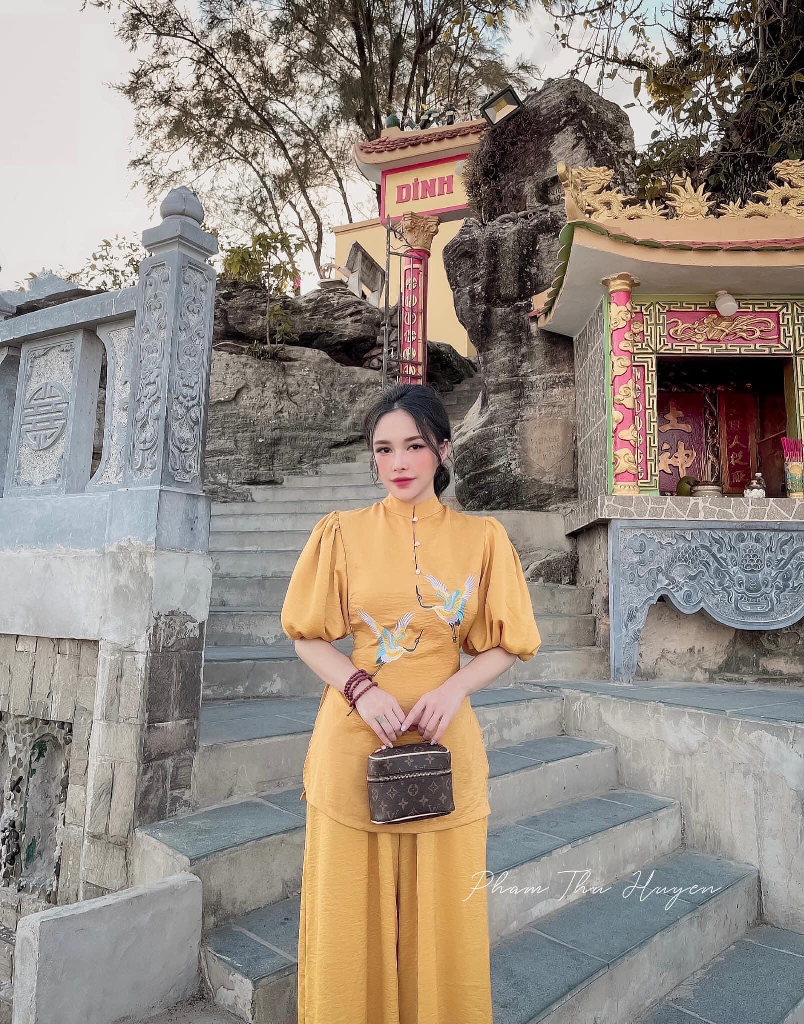 [HCM]SÉT BỘ  THIÊU HẠC RẤT XINH