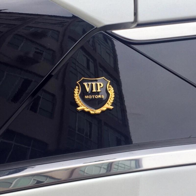 Bộ 2 logo vip dán xe ô tô