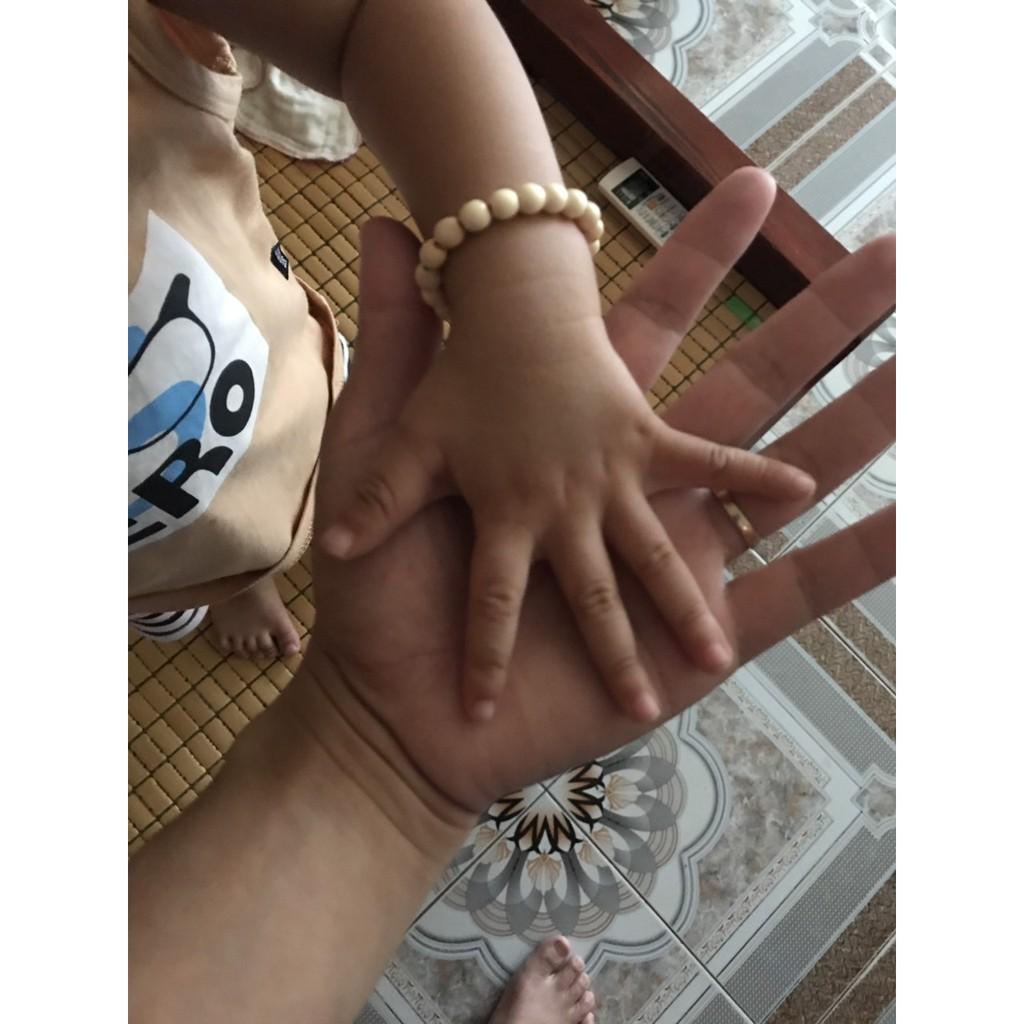 Combo 02 Vòng dâu tằm đeo tay, chân cho bé từ sơ sinh đến 2 tuổi