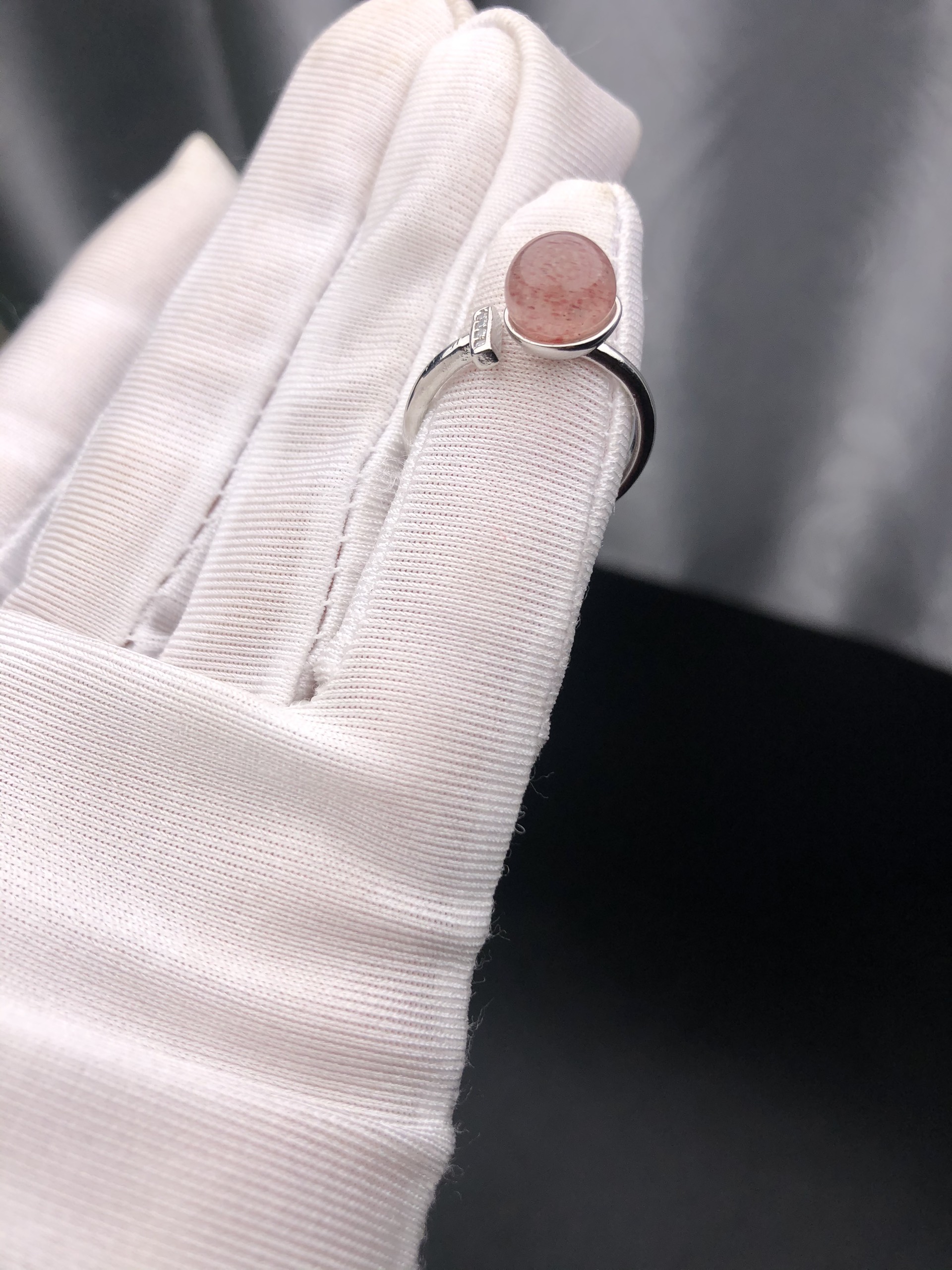 Nhẫn đá thạch anh dây tây đỏ freesize tự nhiên