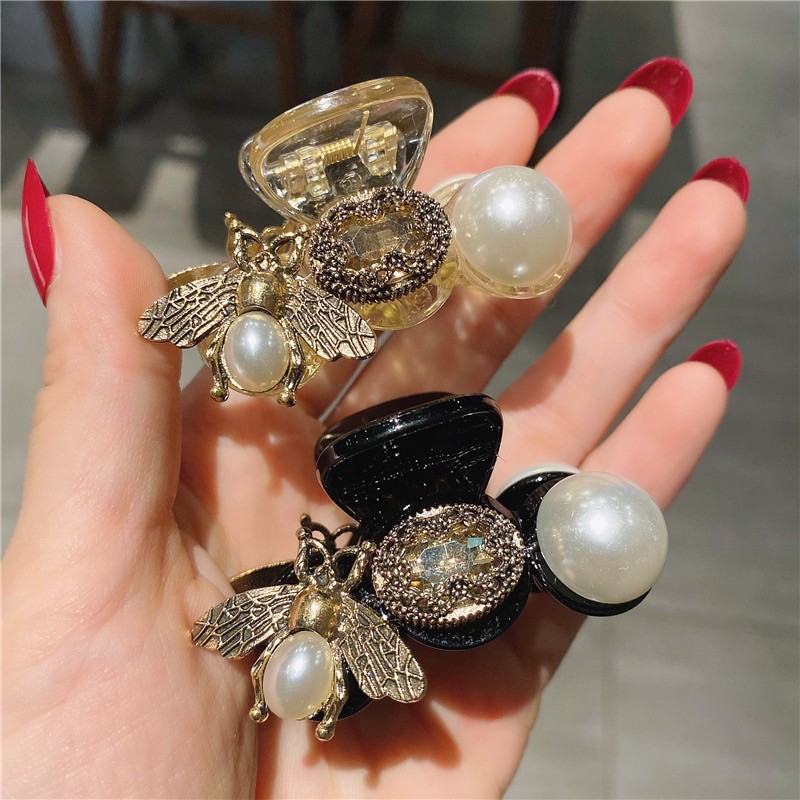 Kẹp càng cua đính đá con ong siêu đẹp, sang cho nữ