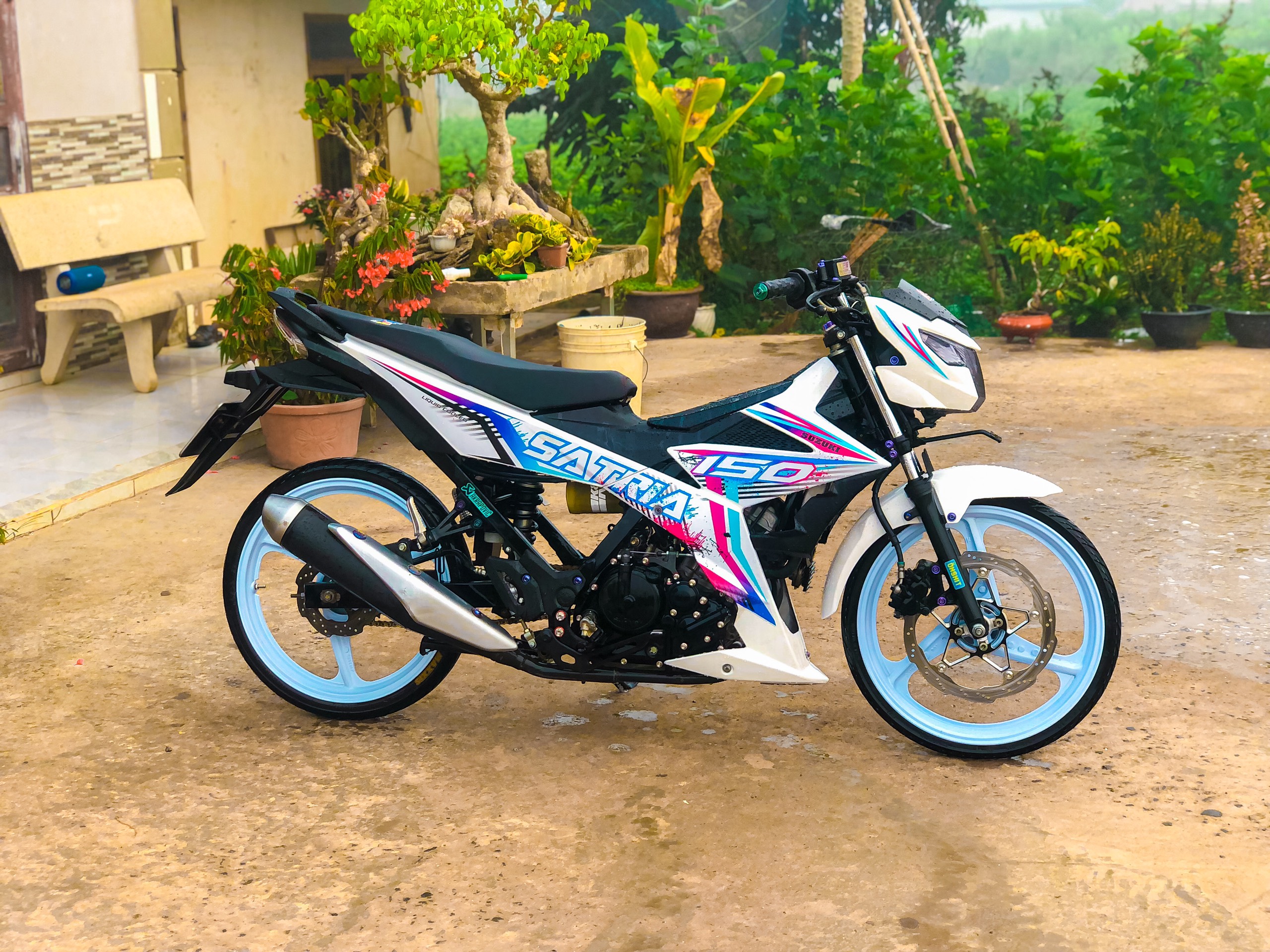 Tem Rời Satria 150 màu trắng phối 7 màu đẹp