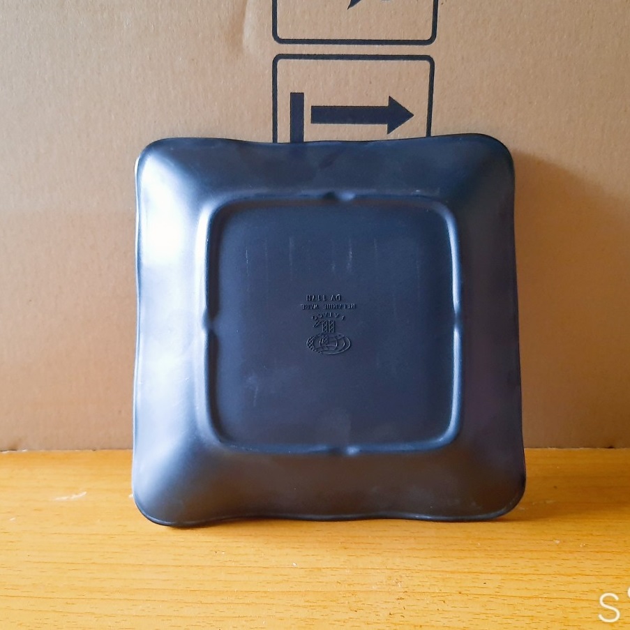 [HCM]Đĩa Nhựa Vuông  Melamine Đen Nhám 19.7cm