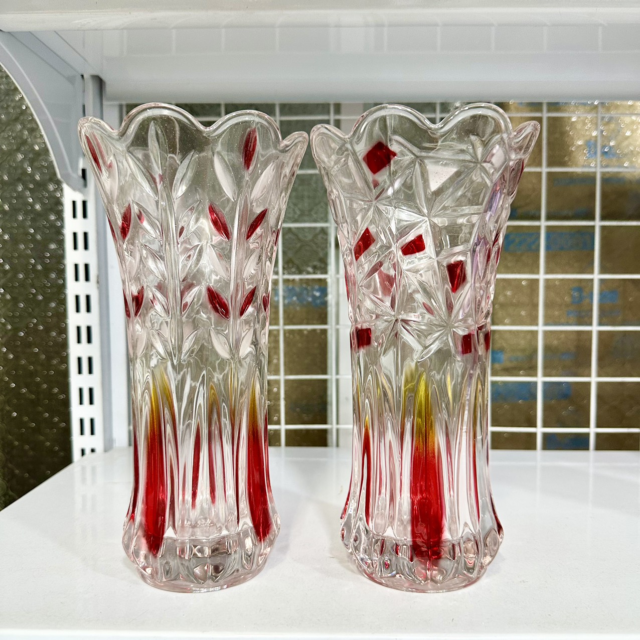 Bình hoa/ lọ hoa thuỷ tinh 25cm (Giao màu ngẫu nhiên)