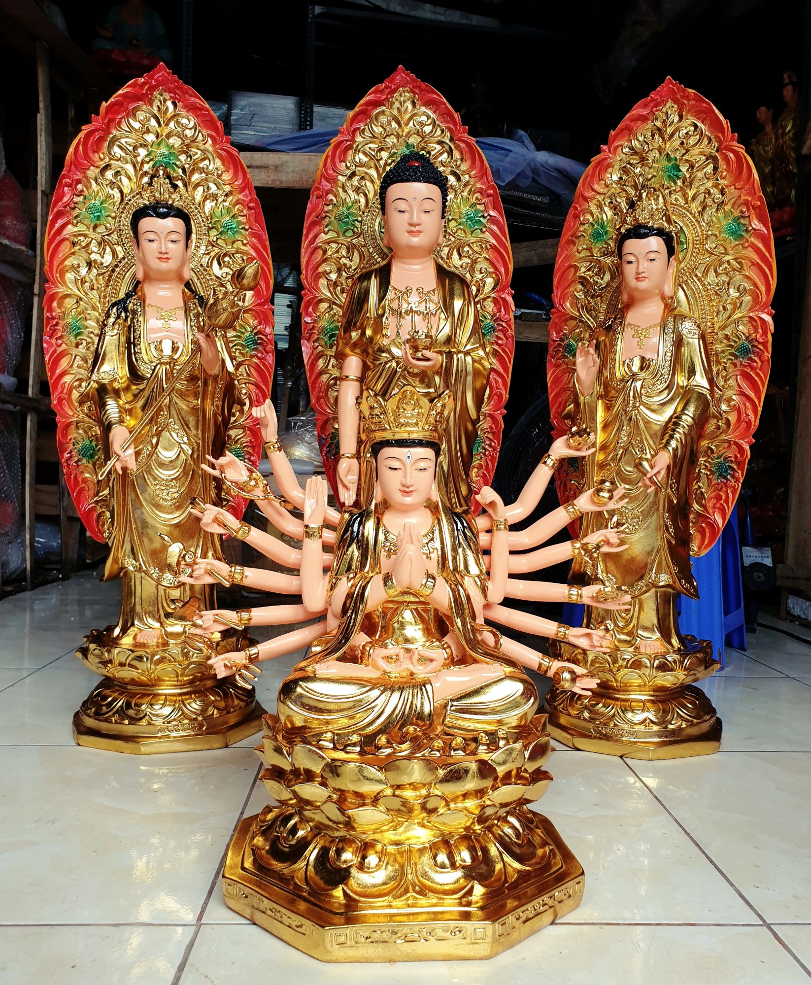 Tượng Phật mẫu Chuẩn Đề 40cm dát vàng