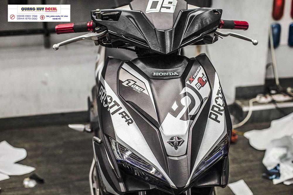 Tem trùm xe máy airblade Brembo xám đen - Độ tem xe máy airblade thiết kế theo yêu cầu - Chế tem trùm xe máy airblade rẻ đẹp