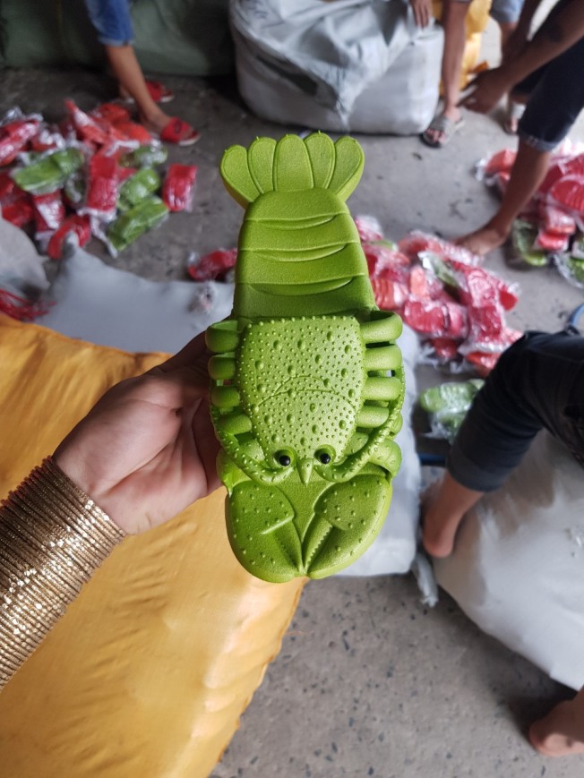 Dép Tôm Hùm Unisex Hot Nhất 2020 Cho Cả Gia Đình giá rẻ