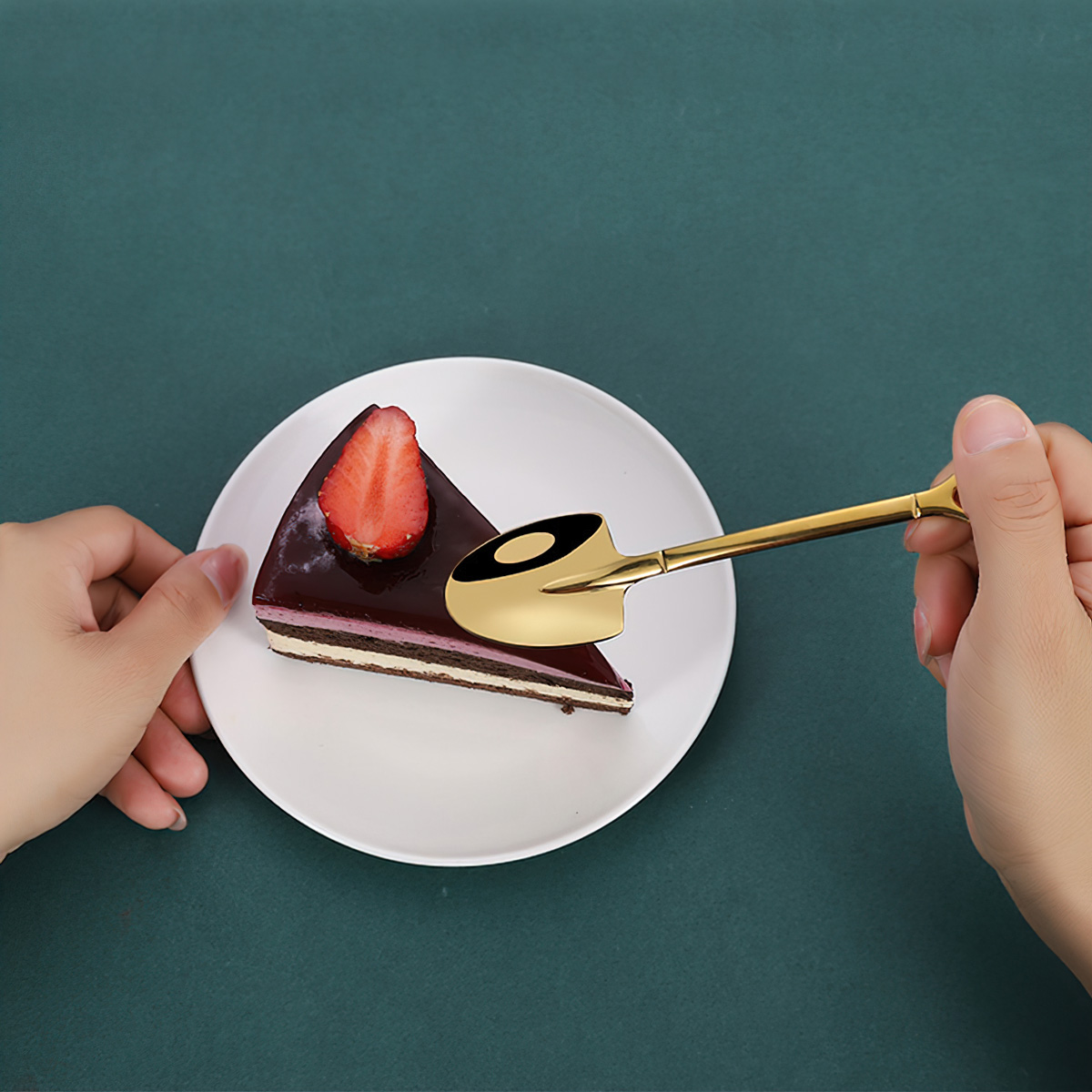 Creative stainless steel shovel-shaped spoon