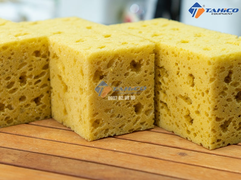 [HCM]Miếng bọt biển rửa xe ô tô xe máy