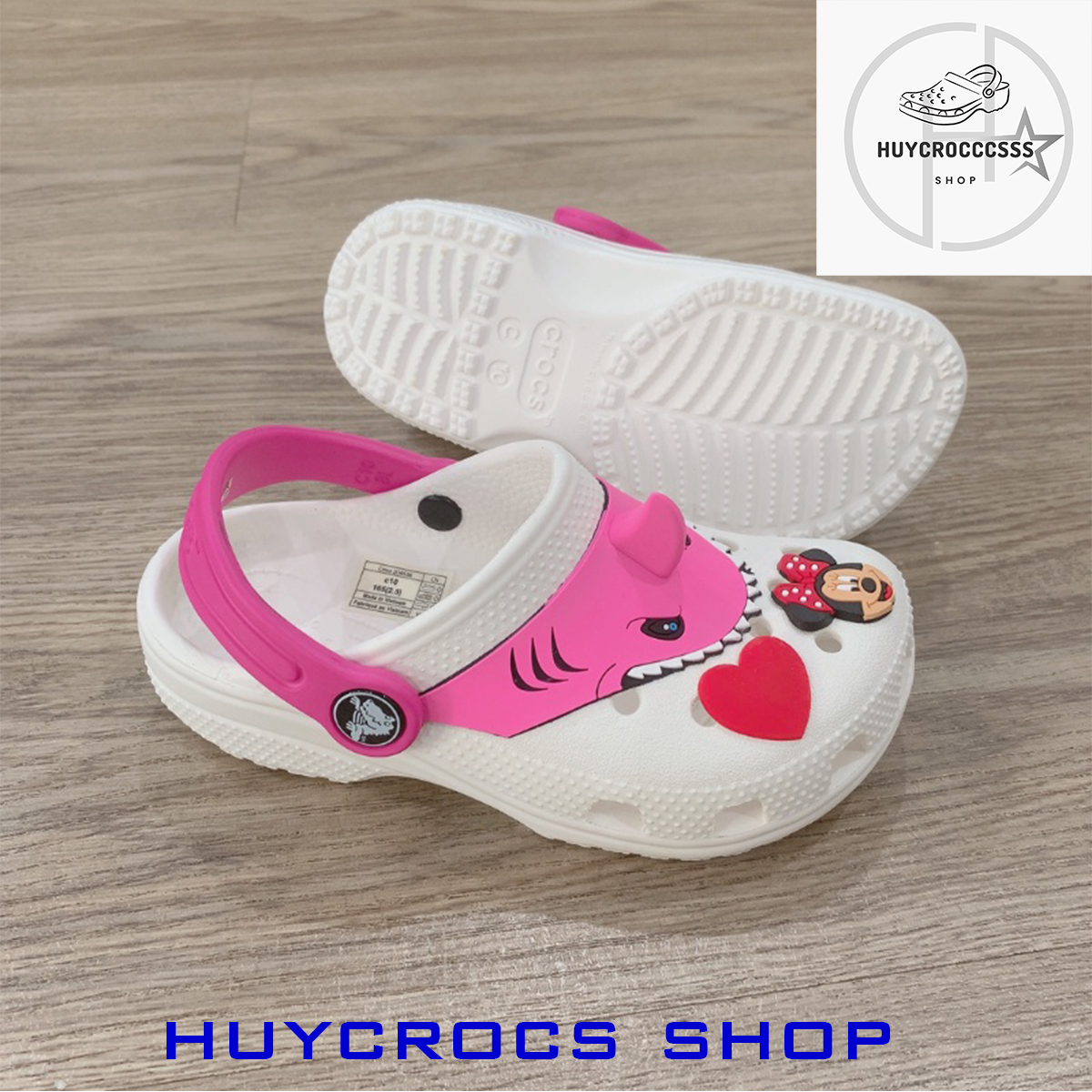 Plastic sandals boys Crocs Classic shark Horn, aeration for kids, plastic monolithic super durable, gift jibitz super cute