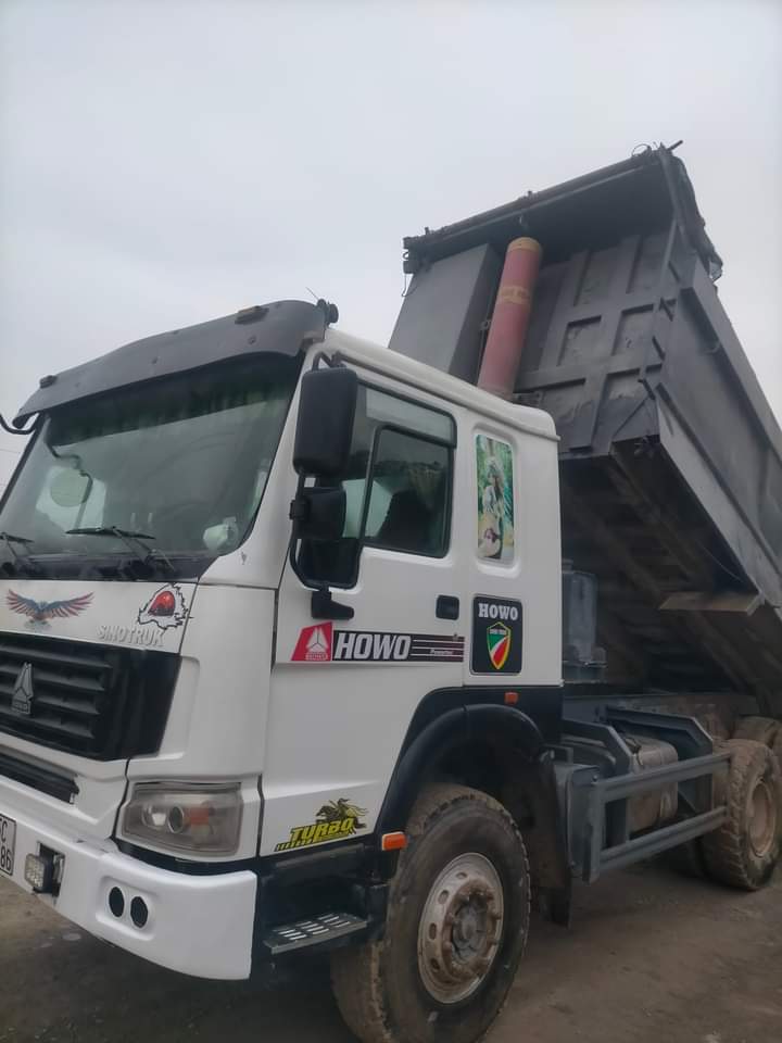 CẶP TEM DÁN TRANG TRÍ CÁNH CỬA XE HOWO