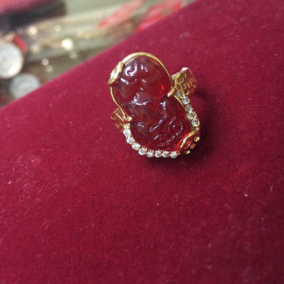Nhẫn đá phong thủy tỳ hưu