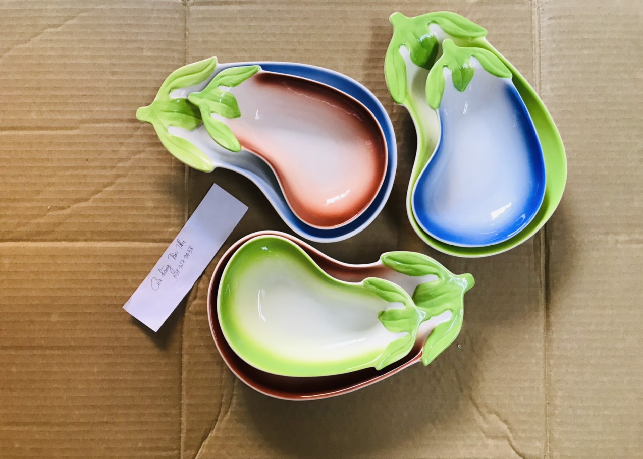 ĐĨA GỐM SỨ TRÁNG MEN HÌNH QUẢ CÀ TÍM