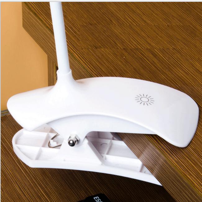 Đèn LED đọc sách