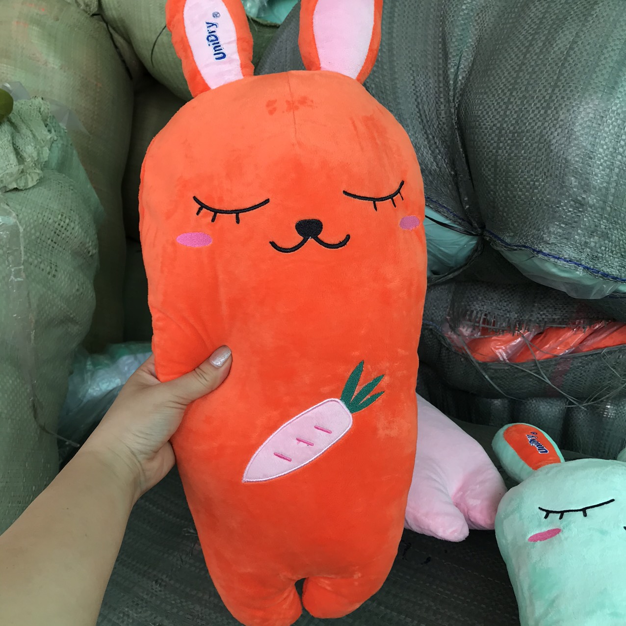 Gấu bông hình cà rốt xinh xắn