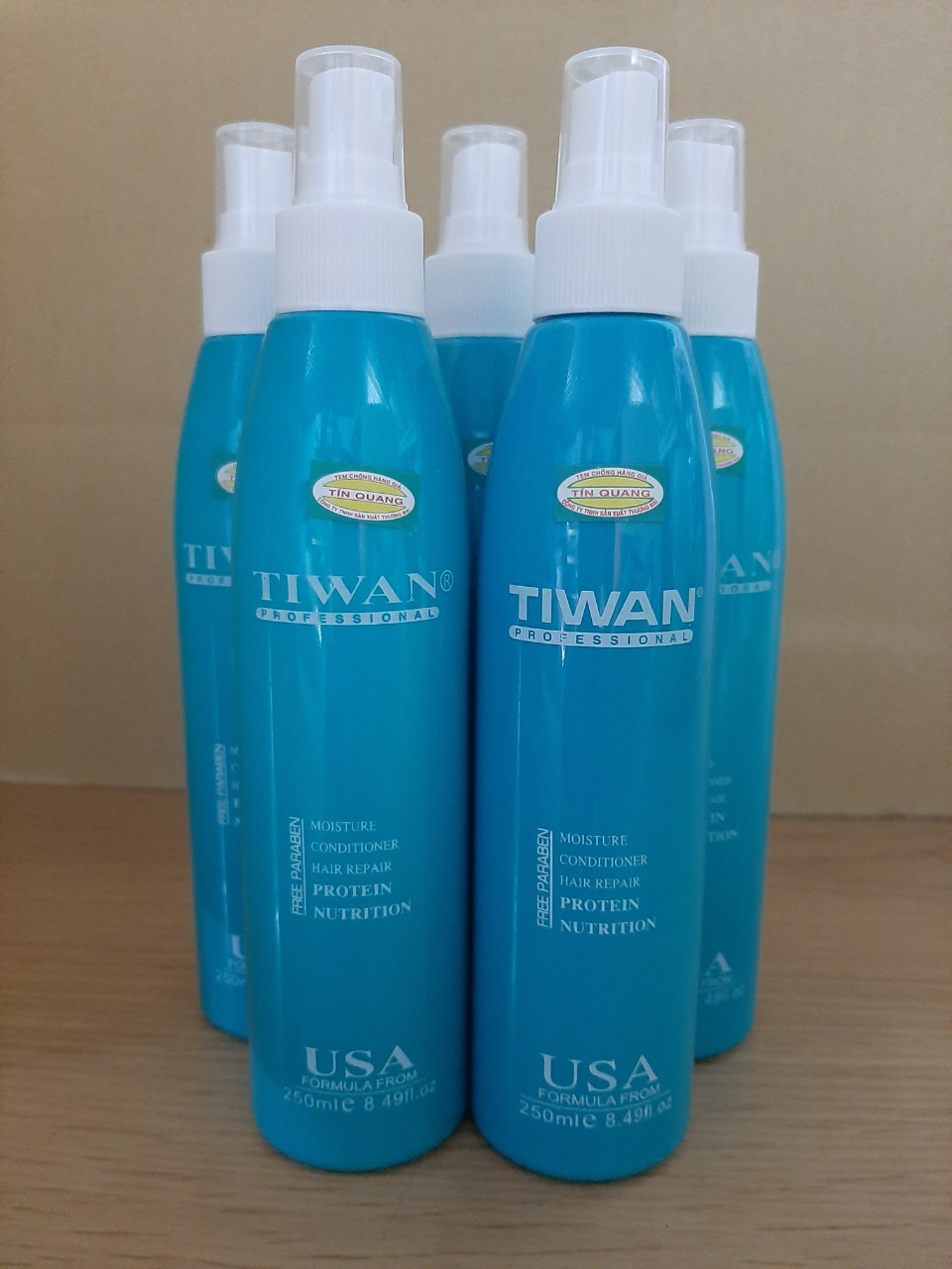 Xịt dưỡng tóc Keratin TIWAN