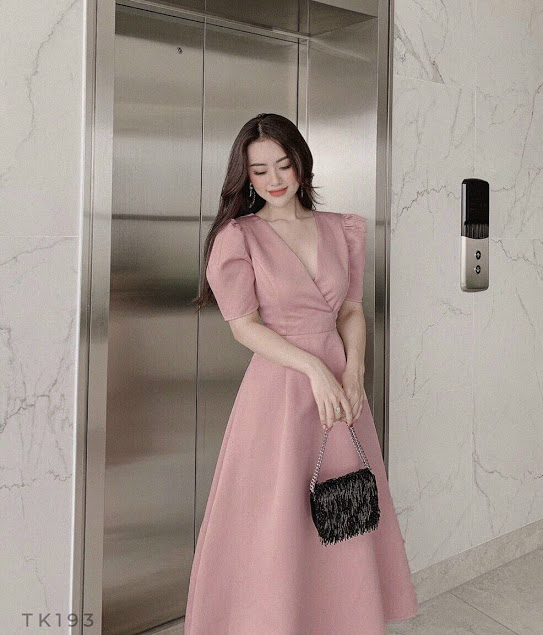 [HCM]ĐẦM XOÈ HỒNG  PHỐI TAY PHỒNG CỔ V ĐẮP CHÉO CÁCH ĐIỆU
