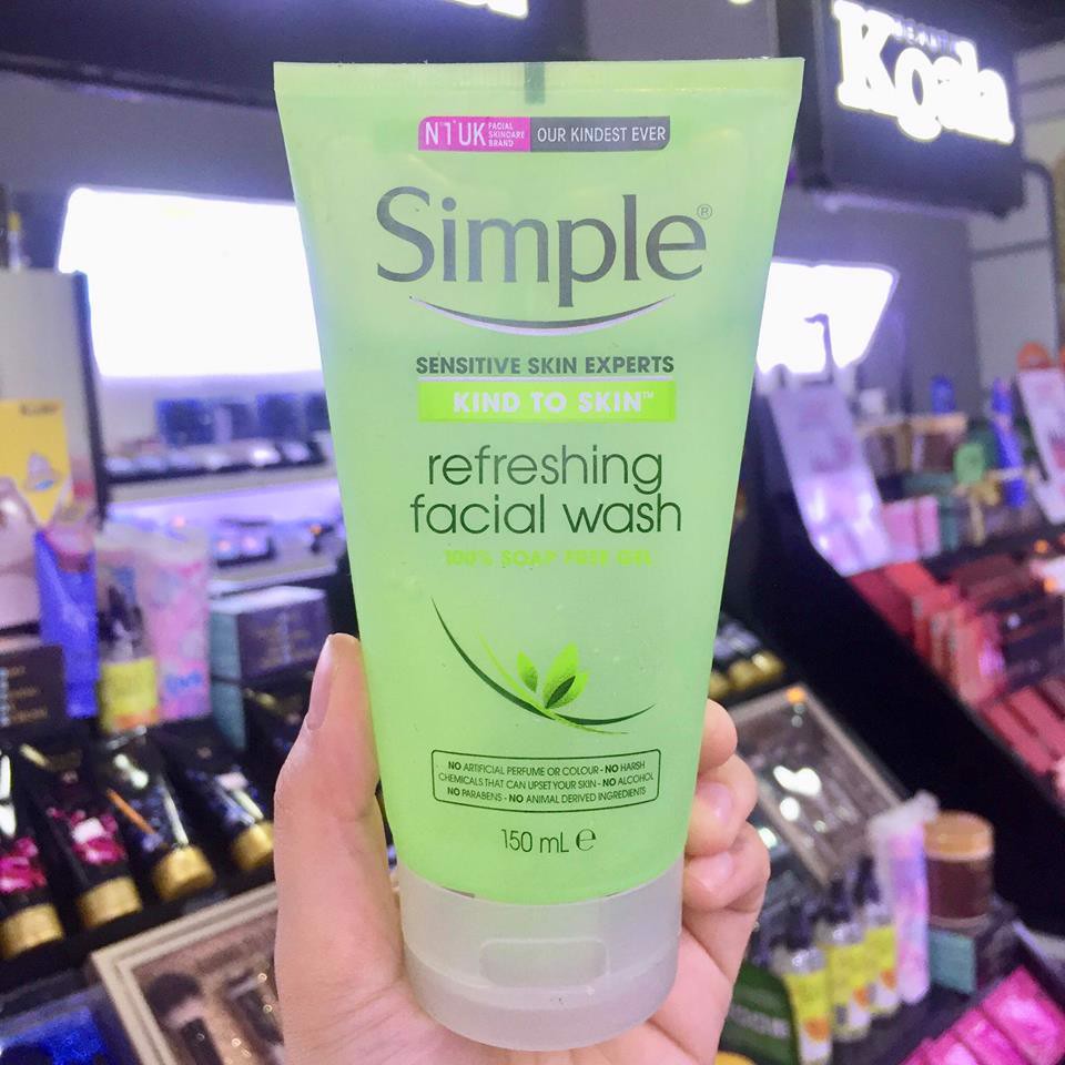 Sữa Rửa Mặt Dạng Gel Simple Dành Cho Da Nhạy Cảm