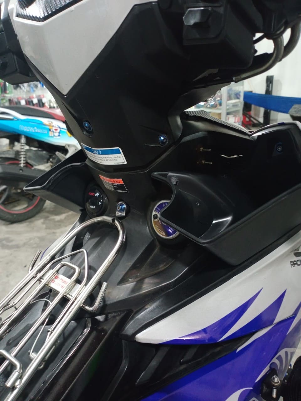 Học đựng đồ exciter 150 ( cặp 2 cái 2 bên )