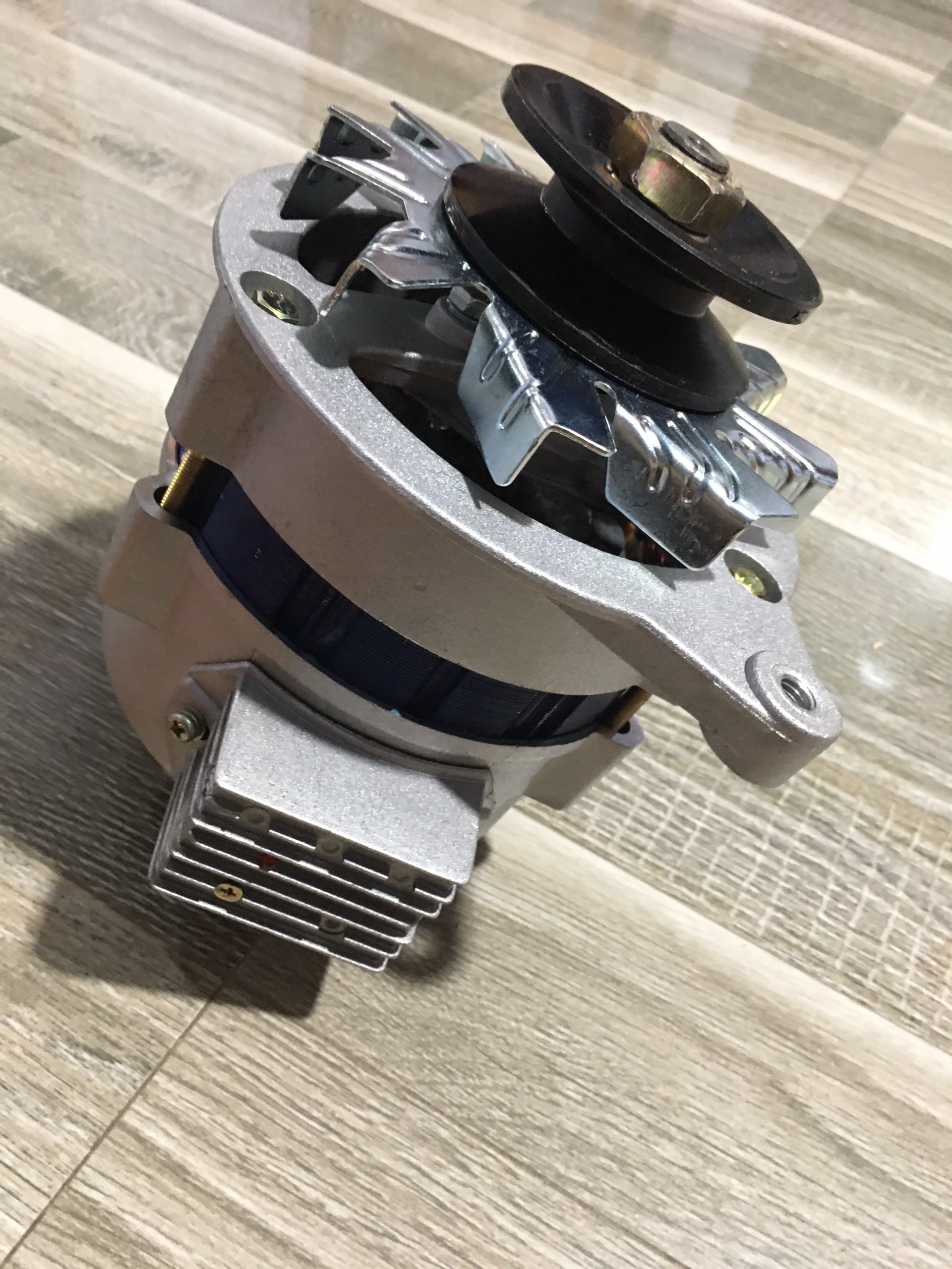 Máy phát điện ( máy phát công nông ) JFW132 12v 35A xanh nước sịn