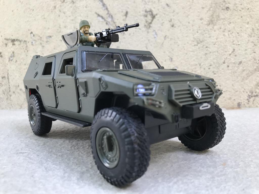 Mô hình xe Bọc thép Dongfeng Mengshi 4x4 1:24