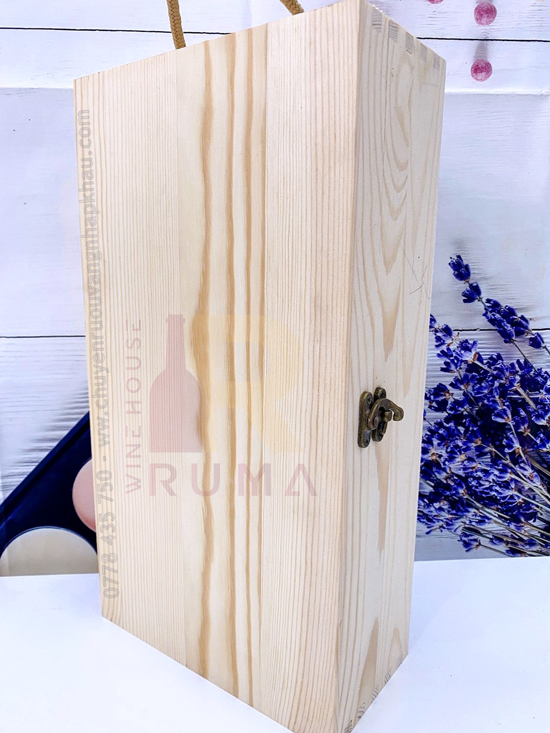 Hộp gỗ đựng 2 chai vang làm quà tặng