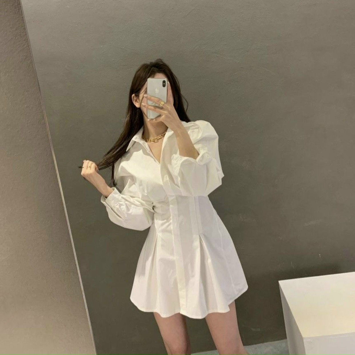 Đầm trắng sơ mi xếp li eo