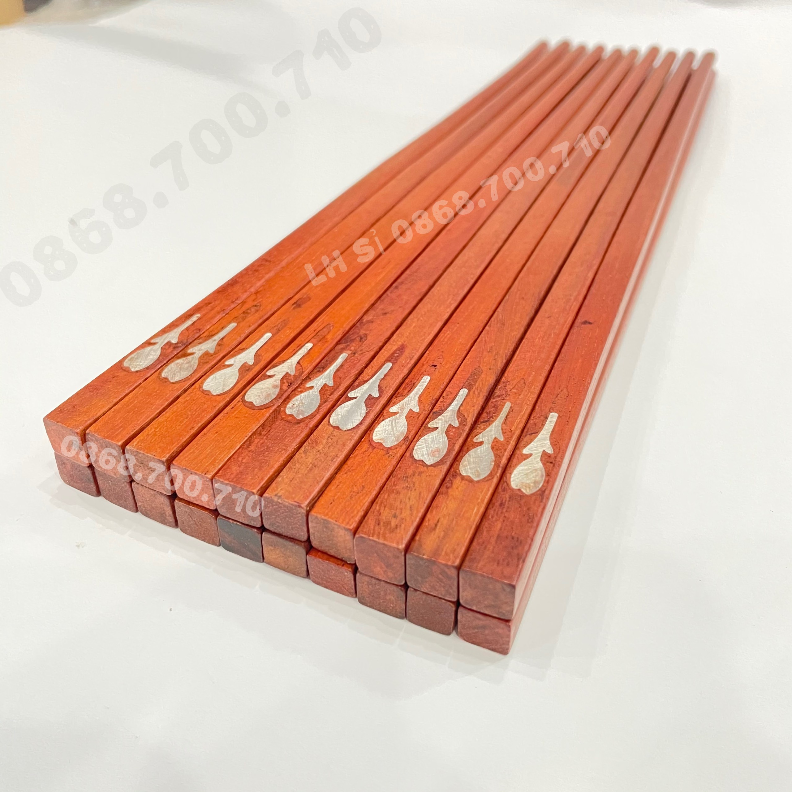 Đũa ăn gỗ Căm xe cao cấp đầu vuông họa tiết hoa hồng