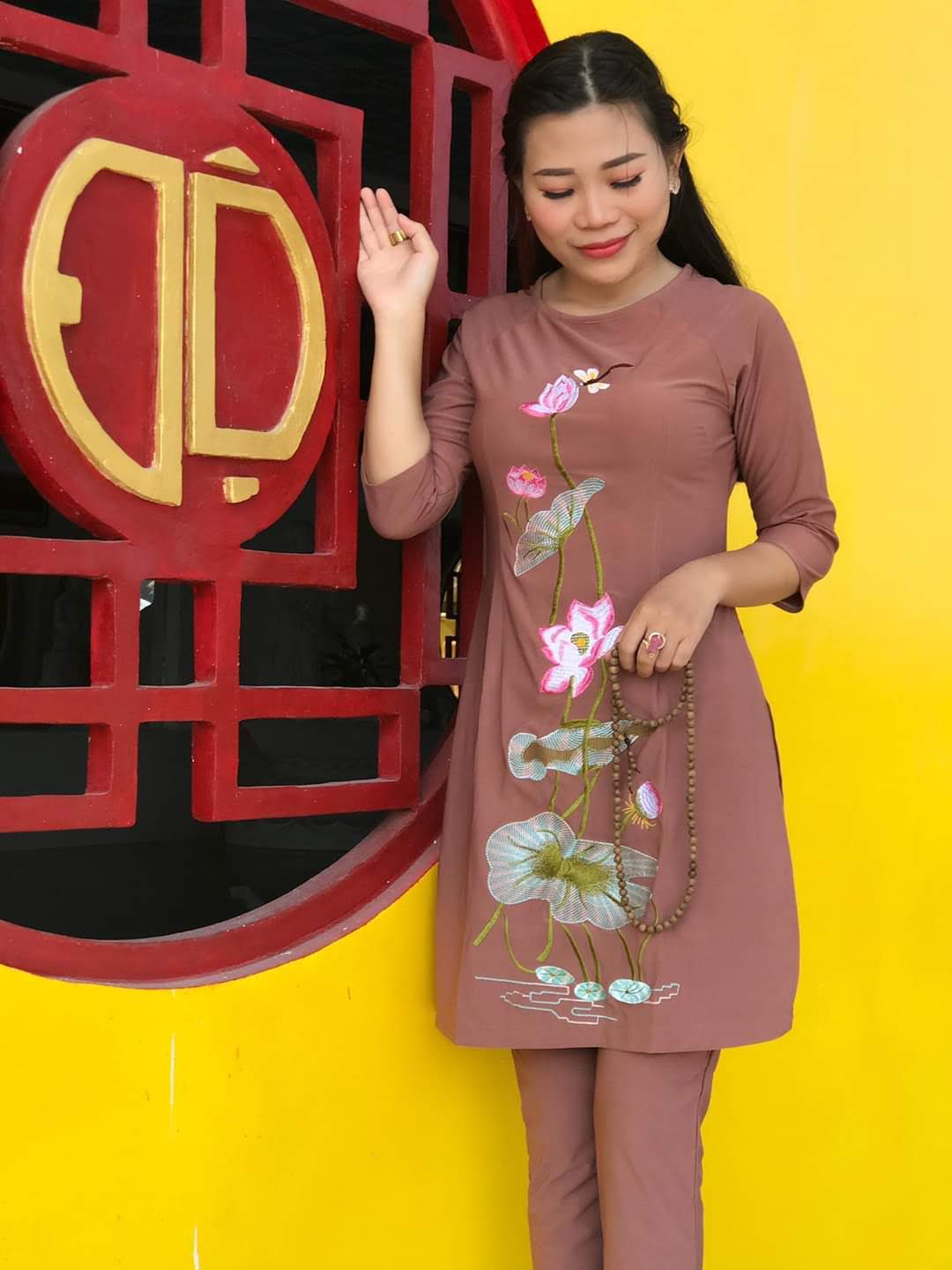 [HCM]ĐỒ LAM ĐI CHÙA NỮ - MẪU CÁCH TÂN THÊU SEN