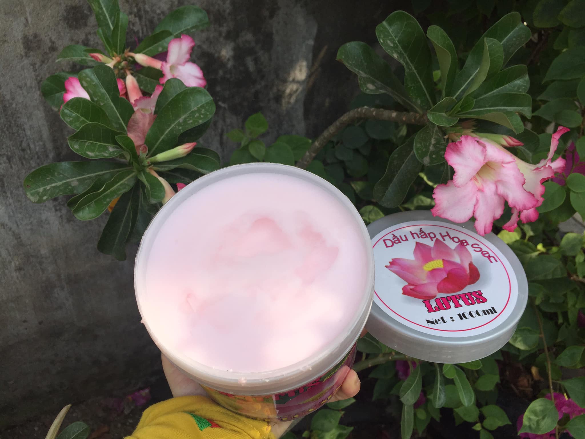 Hấp dầu hoa Sen mượt tóc 1000 ml