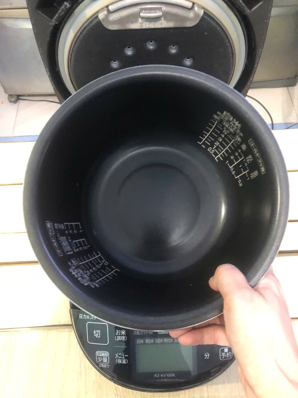 Nồi cơm điện cao tần IH Panasonic hàng nội địa Nhật ít dùng còn đẹp date cao 2021