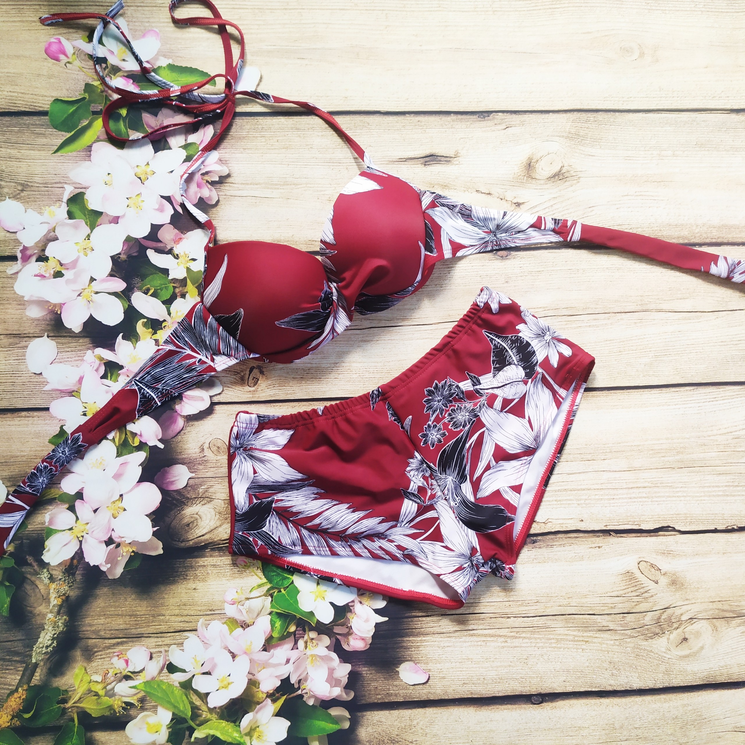 Đồ bơi bikini 2 mảnh cạp cao hoạ tiết đỏ