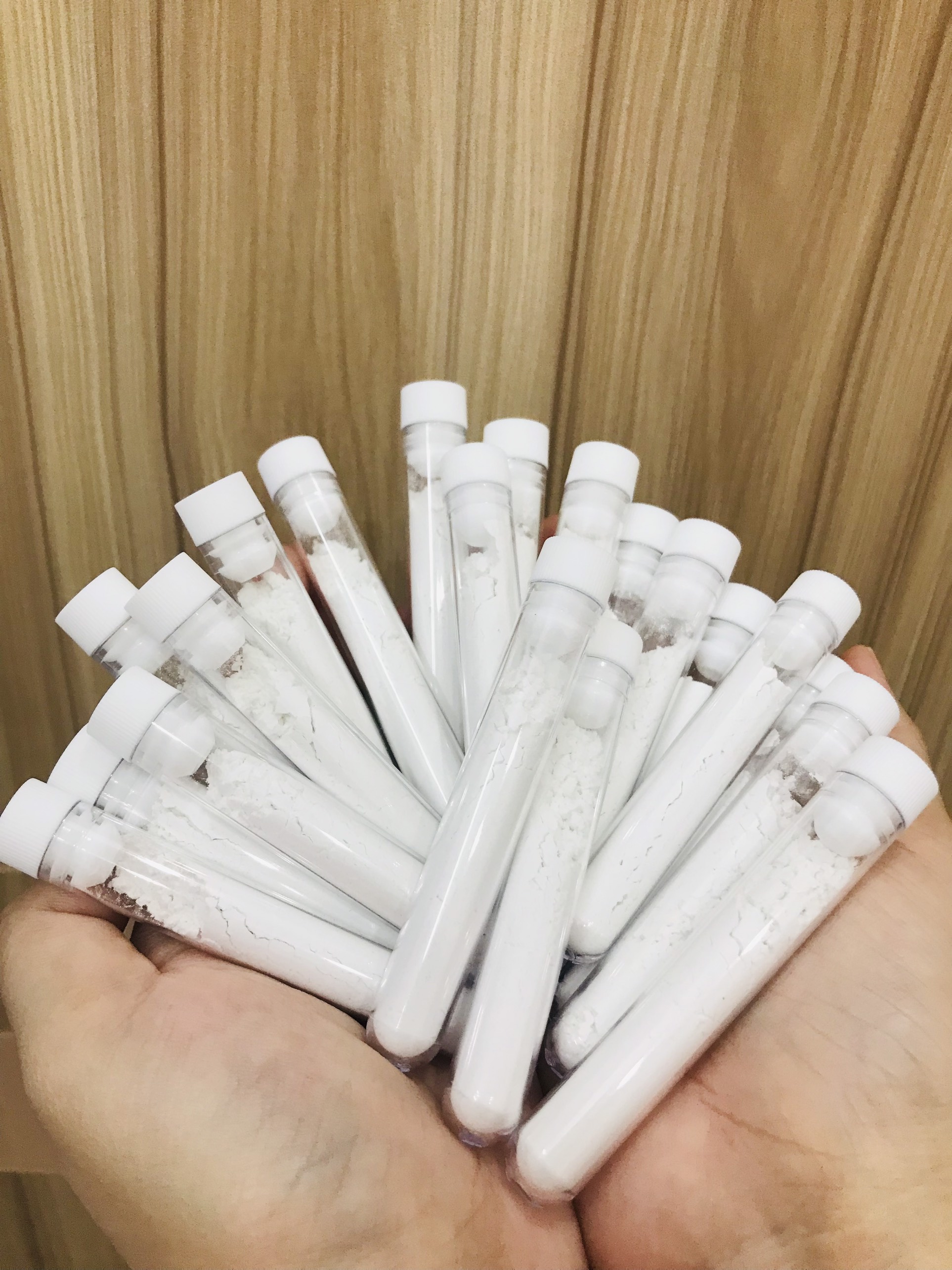Ống bột kích trắng pha kem body, tắm trắng 5gr làm tăng độ trắng x10 lần